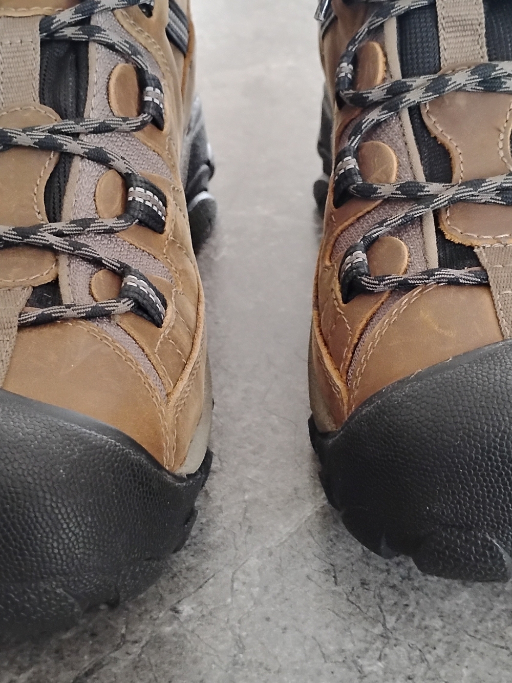 KEEN Men’s 8 Brown Waterproof Hiking Boots - Like New - Free Shipping - Picture 2 of 16